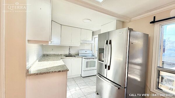 Toronto 3 bedrooms Main Floor for rent. Property photo: 688056-2