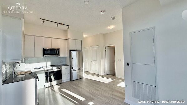 Toronto 2 bedrooms Condo Unit for rent. Property photo: 688059-2