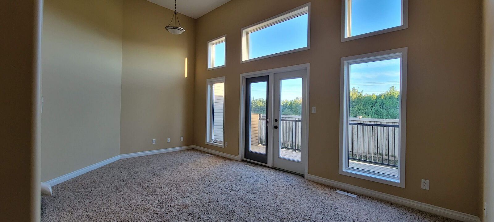 Grande Prairie 3 bedrooms Townhouse for rent. Property photo: 688100-1