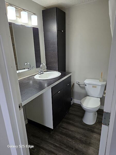 Calgary 1 bedroom Condo Unit for rent. Property photo: 688106-2