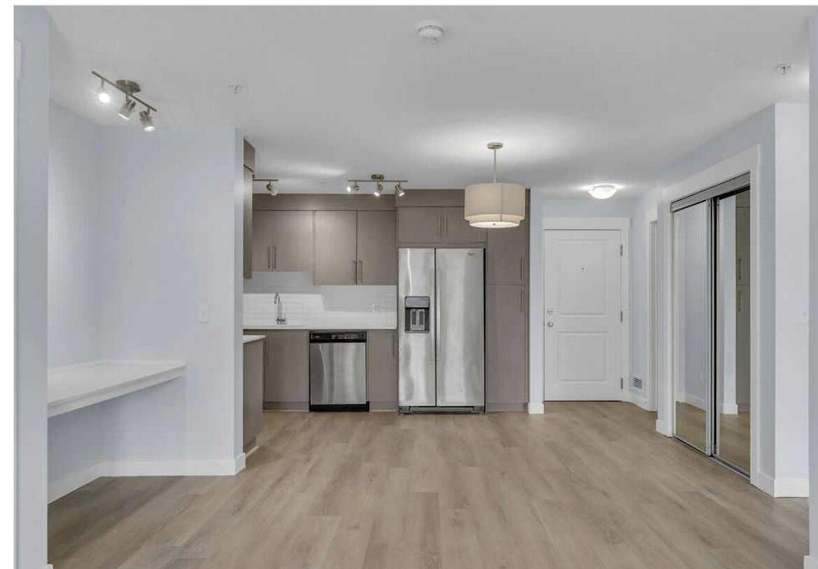 Calgary 2 bedrooms Condo Unit for rent. Property photo: 688125-1