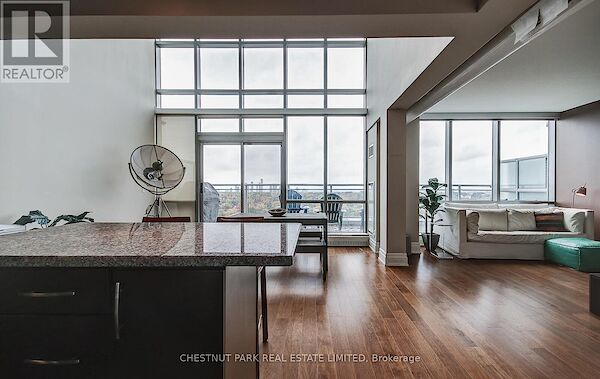 Toronto 2 bedrooms Apartment for rent. Property photo: 688142-3