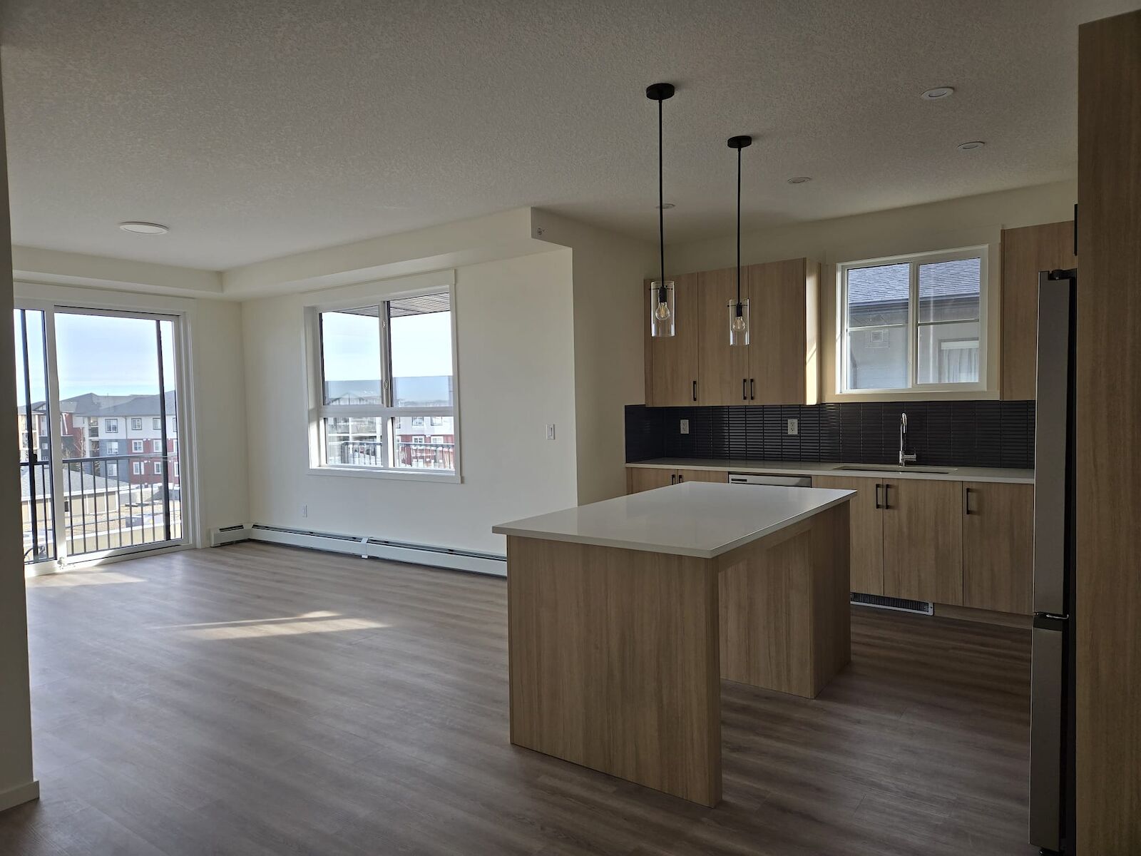 Calgary 2 bedrooms Condo Unit for rent. Property photo: 688188-1