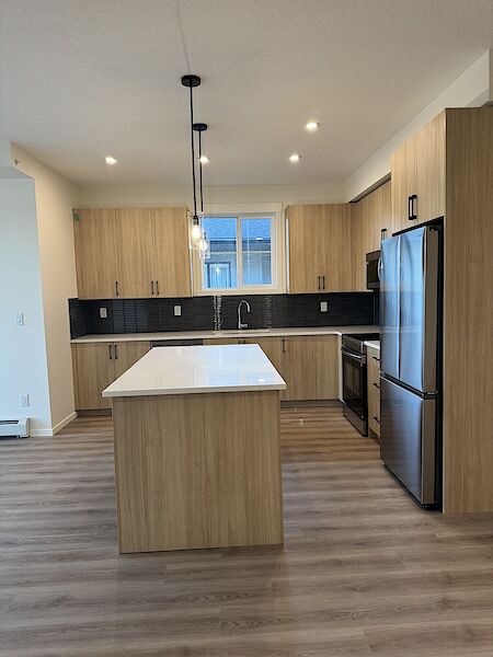 Calgary 2 bedrooms Condo Unit for rent. Property photo: 688188-2