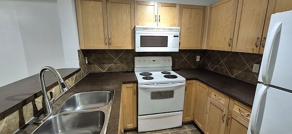 Calgary 1 bedroom Condo Unit for rent. Property photo: 688195-3