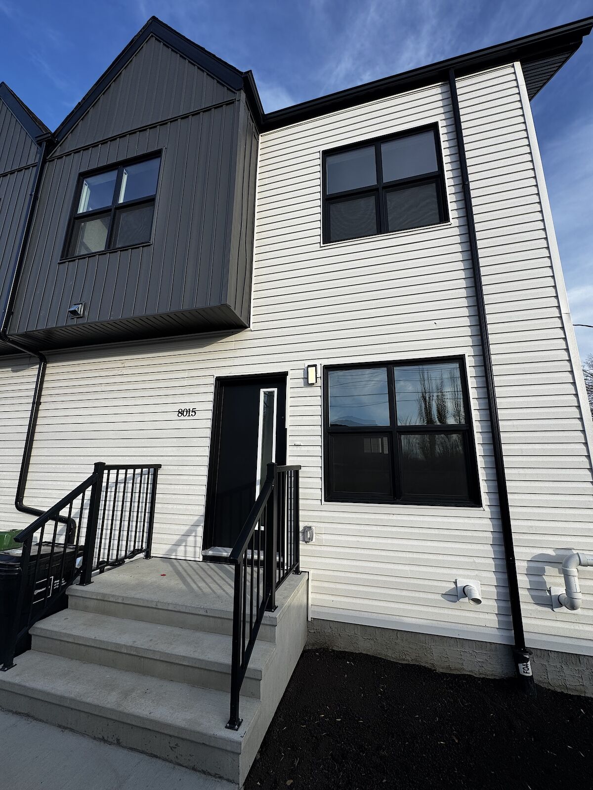 Edmonton 3 bedrooms Main Floor for rent. Property photo: 688222-1