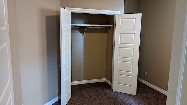 Strathmore 2 bedrooms Basement for rent. Property photo: 688226-3