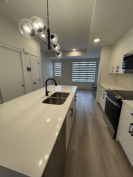 Calgary 3 bedrooms Townhouse for rent. Property photo: 688249-2