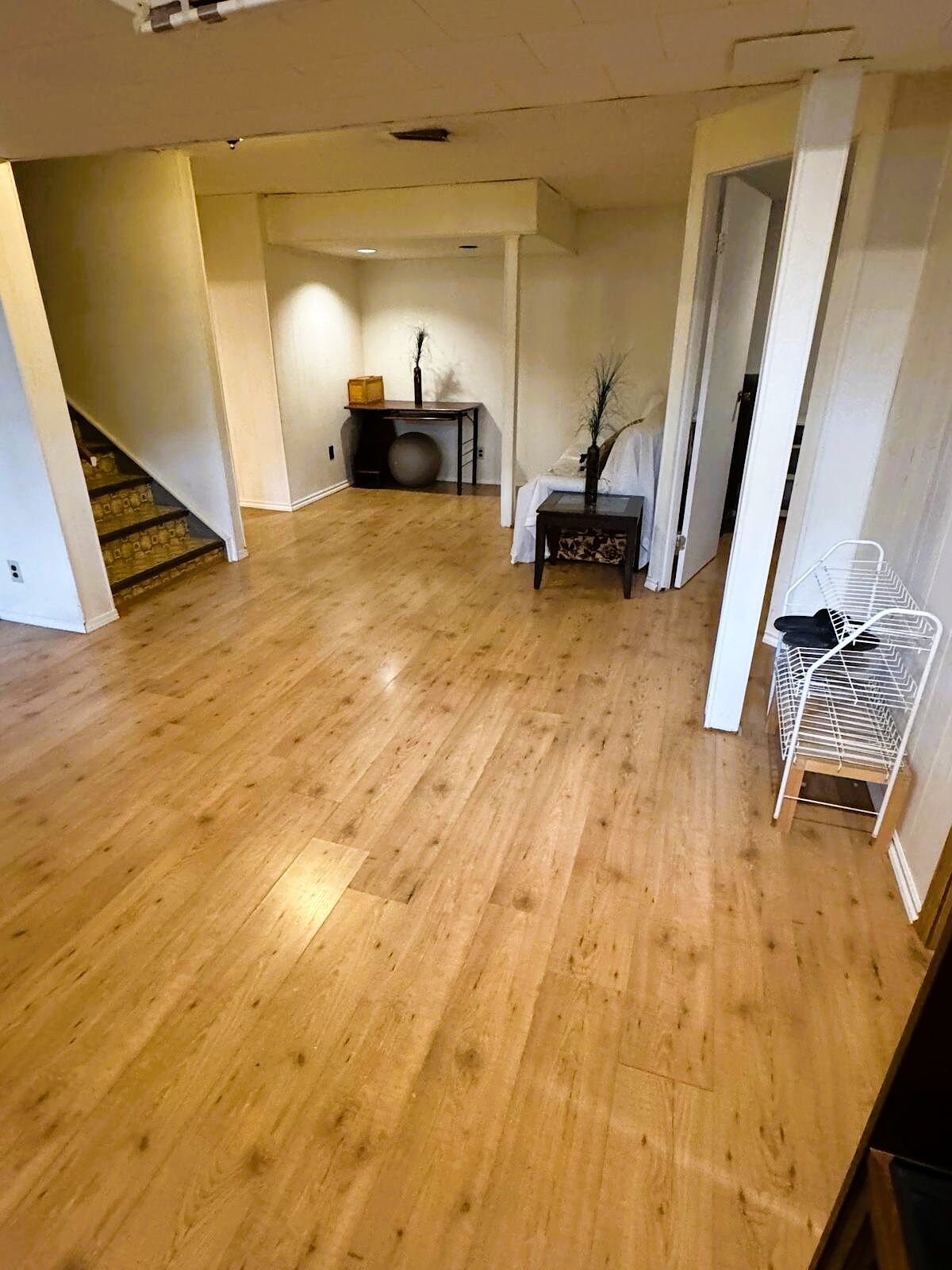 Calgary 2 bedrooms Basement for rent. Property photo: 688292-1