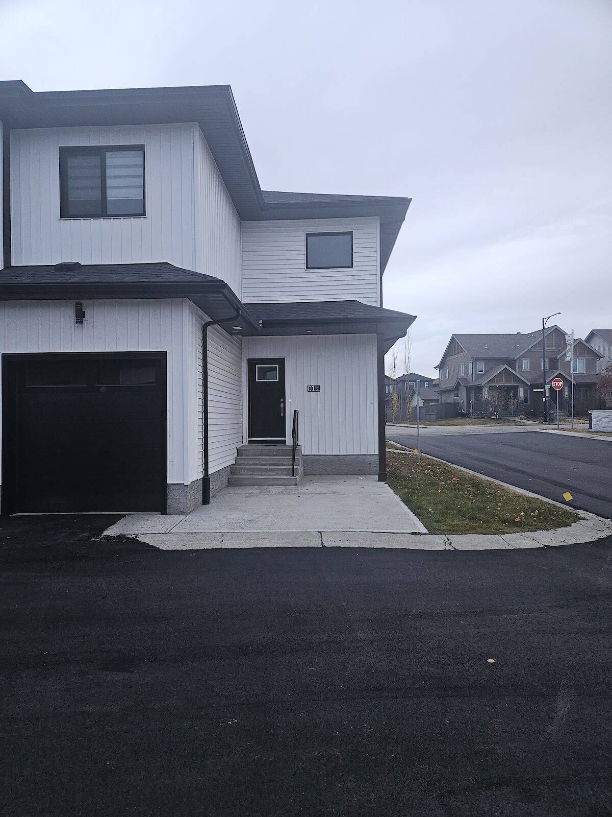 Edmonton 3 bedrooms Main Floor for rent. Property photo: 688308-1