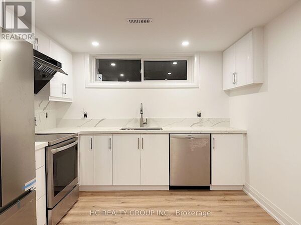 Toronto 2 bedrooms House for rent. Property photo: 688328-3