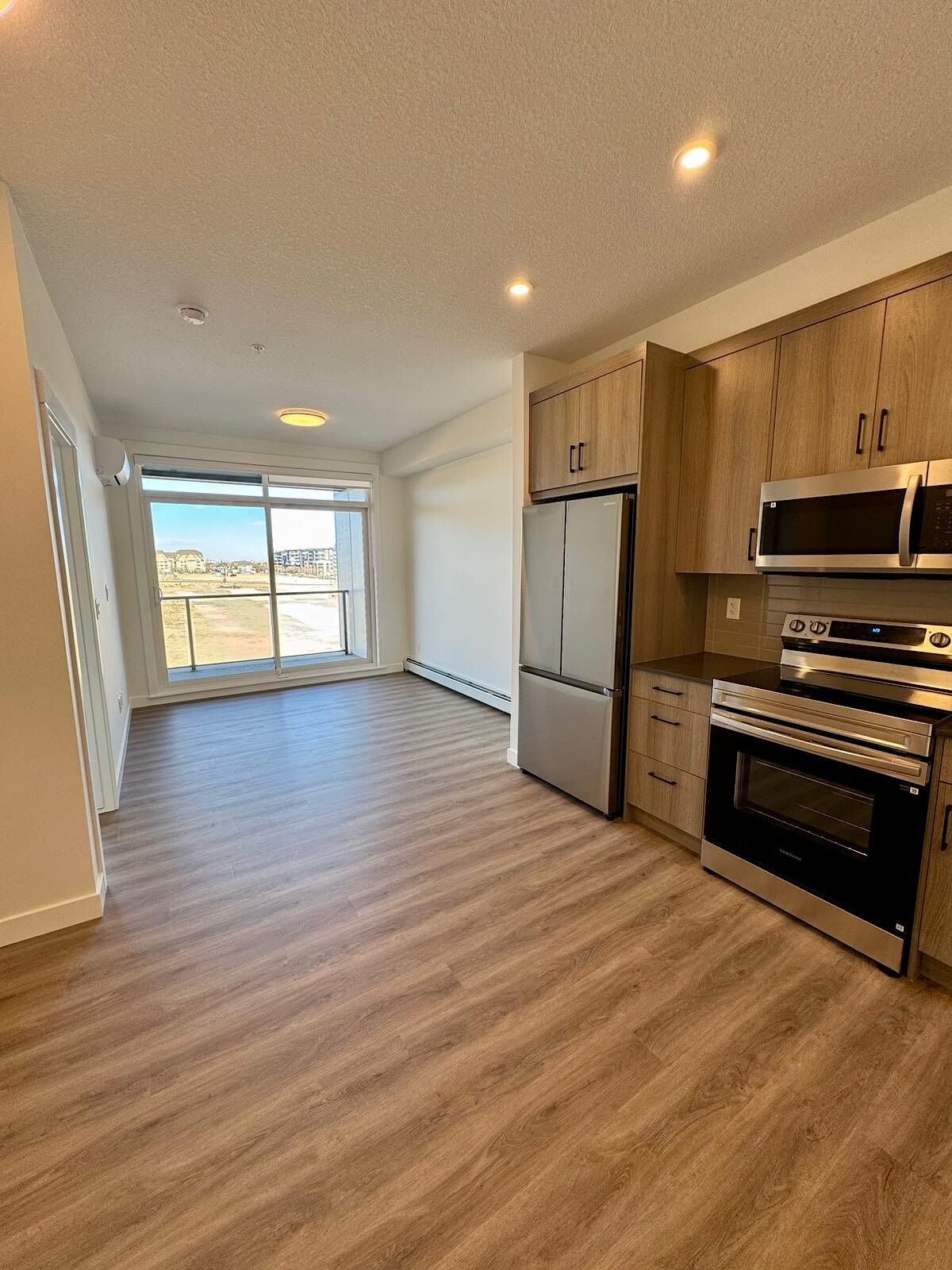 Calgary 1 bedroom Condo Unit for rent. Property photo: 688390-1