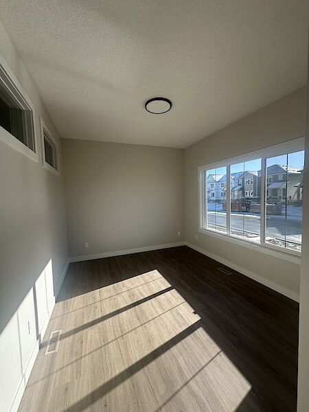 Cochrane 3 bedrooms Duplex for rent. Property photo: 688431-2