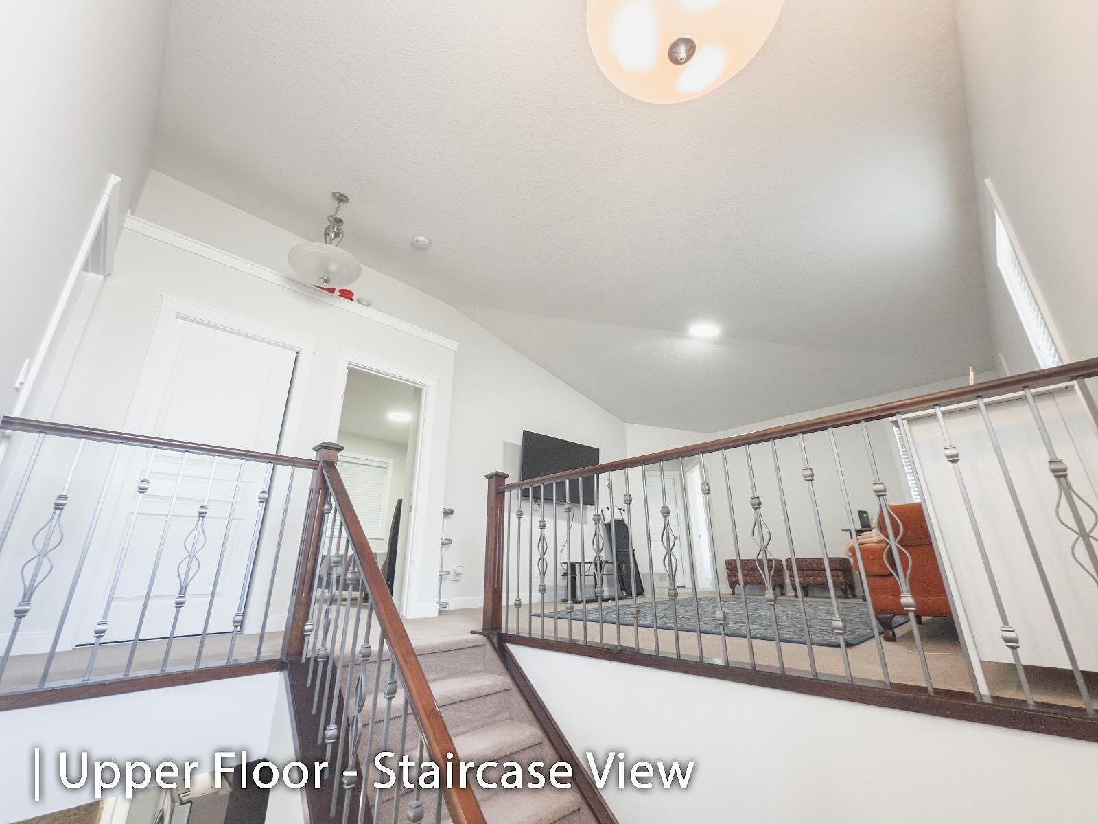 Calgary 4 bedrooms House for rent. Property photo: 688432-1