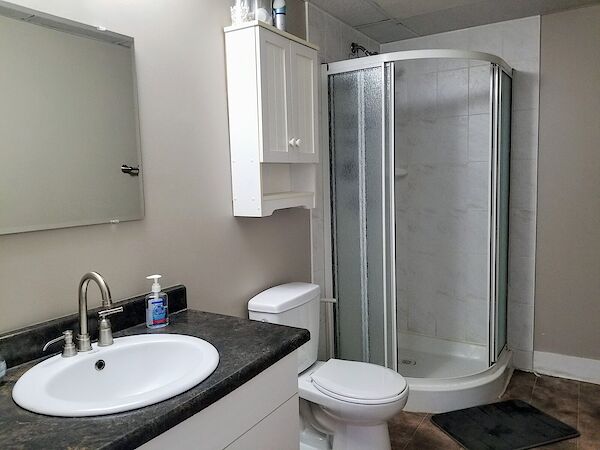 Edmonton 1 bedroom Room For Rent for rent. Property photo: 688447-2