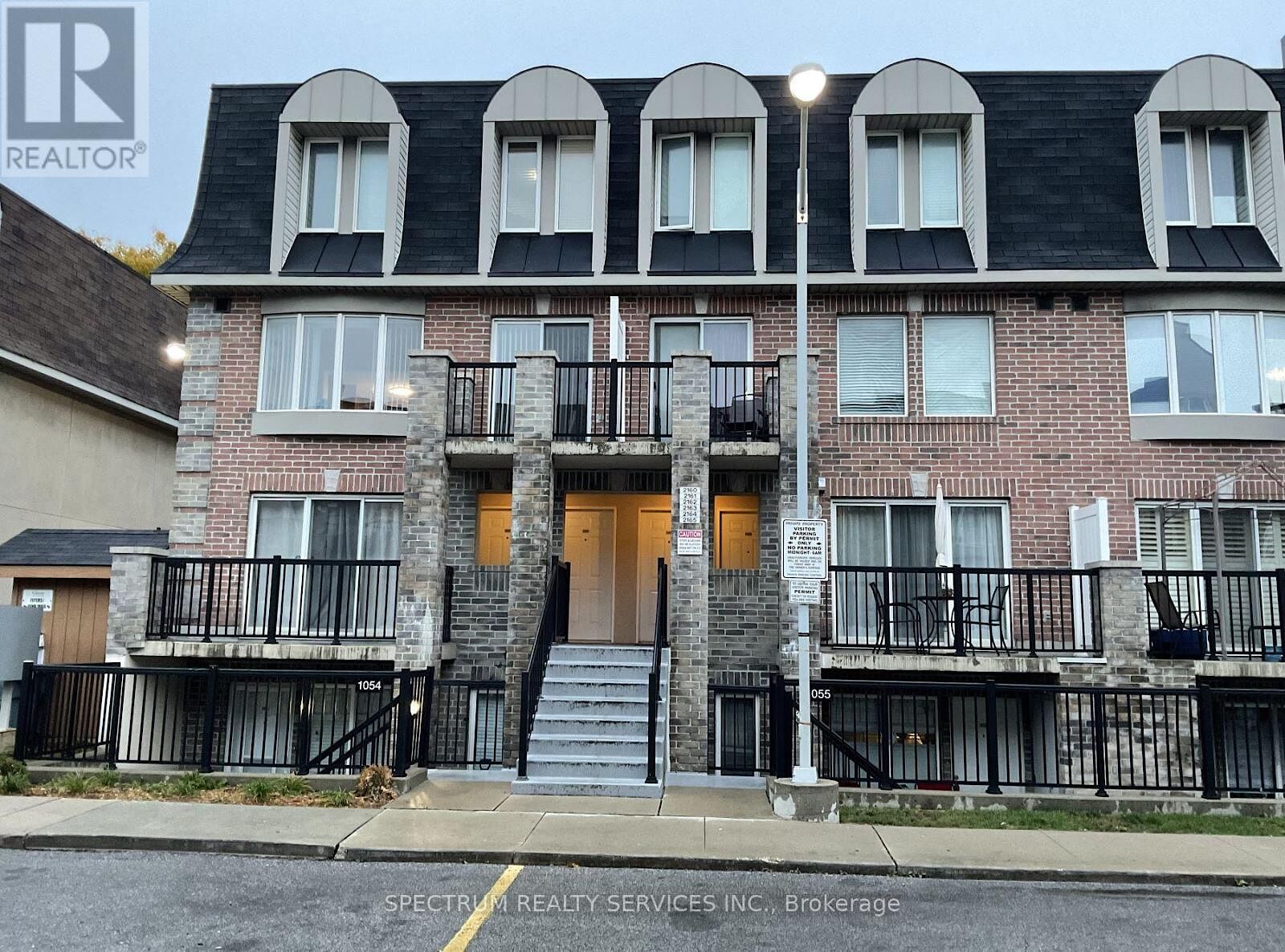 Toronto 1 bedroom Townhouse for rent. Property photo: 688490-1