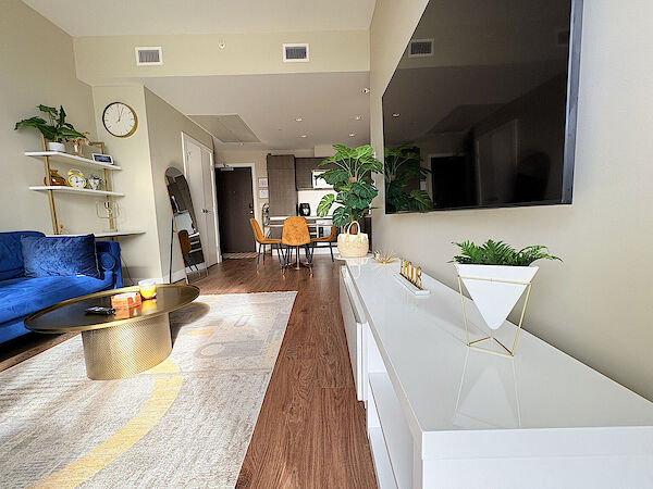 Calgary 1 bedroom Condo Unit for rent. Property photo: 688503-3