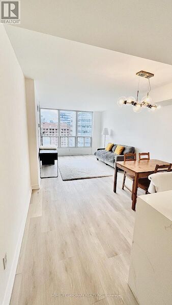 Toronto 2 bedrooms Apartment for rent. Property photo: 688510-3