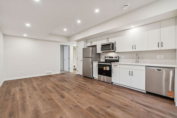 Calgary 2 bedrooms Basement for rent. Property photo: 688516-2