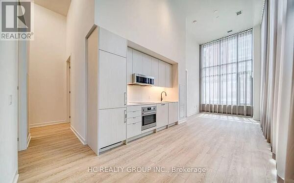 Toronto 2 bedrooms Townhouse for rent. Property photo: 688520-2