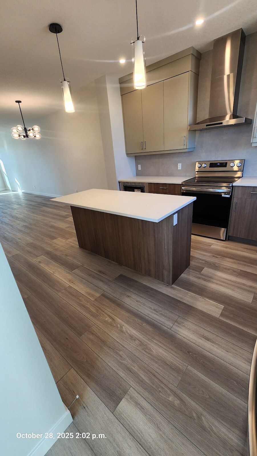 Calgary 3 bedrooms Main Floor for rent. Property photo: 688547-1