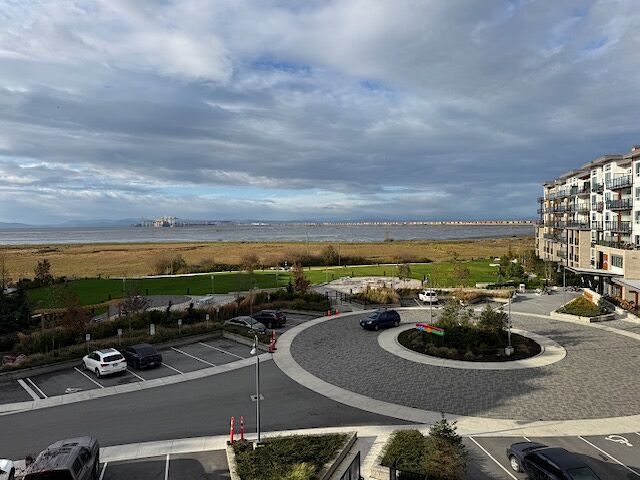 Tsawwassen 1 bedroom Condo Unit for rent. Property photo: 688563-1