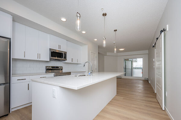Calgary 2 bedrooms Condo Unit for rent. Property photo: 688576-3