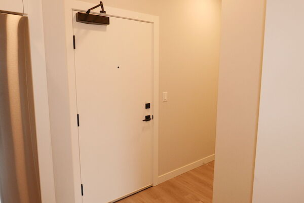 Airdrie 2 + Den bedrooms Condo Unit for rent. Property photo: 688583-3