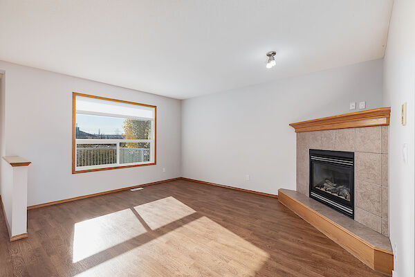 Calgary 3 bedrooms House for rent. Property photo: 688596-3