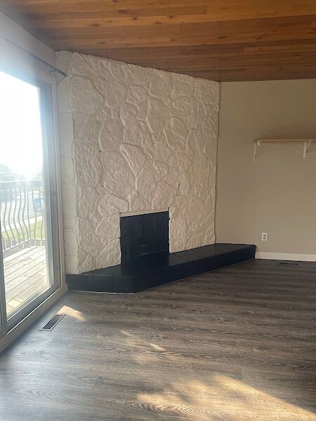 Calgary 2 bedrooms Fourplex for rent. Property photo: 688643-2