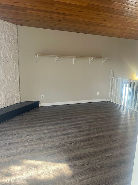 Calgary 2 bedrooms Fourplex for rent. Property photo: 688643-3
