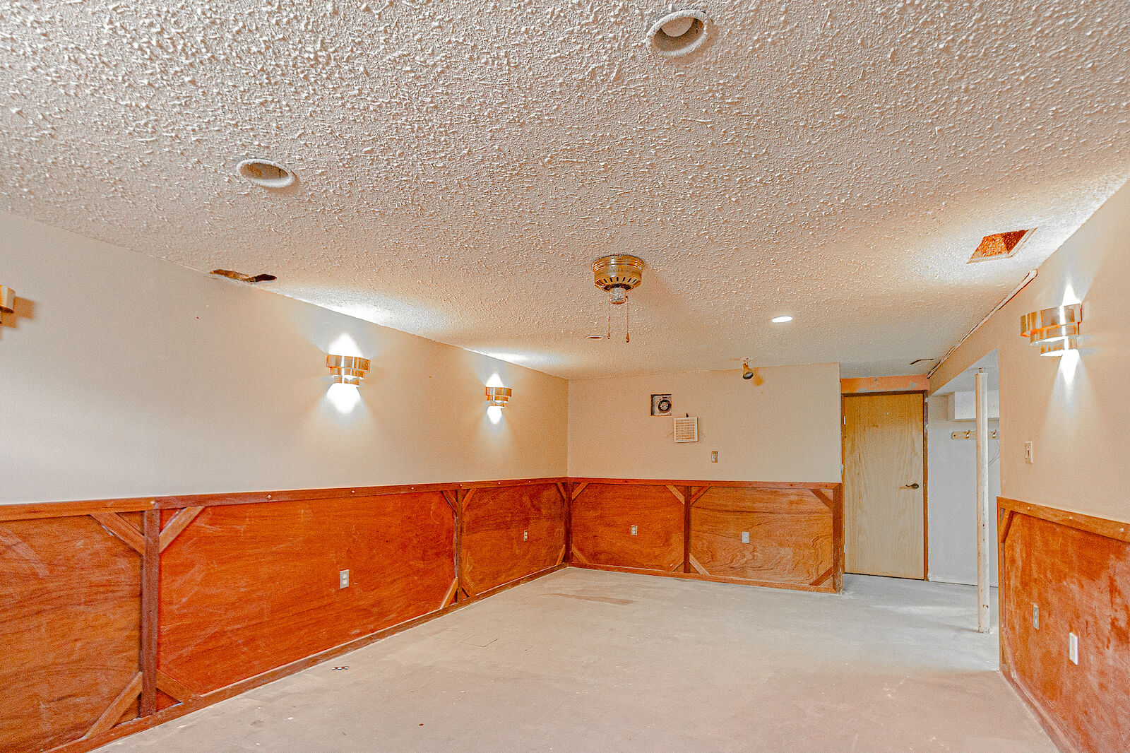 Calgary 3 bedrooms House for rent. Property photo: 688644-1