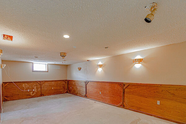 Calgary 3 bedrooms House for rent. Property photo: 688644-3