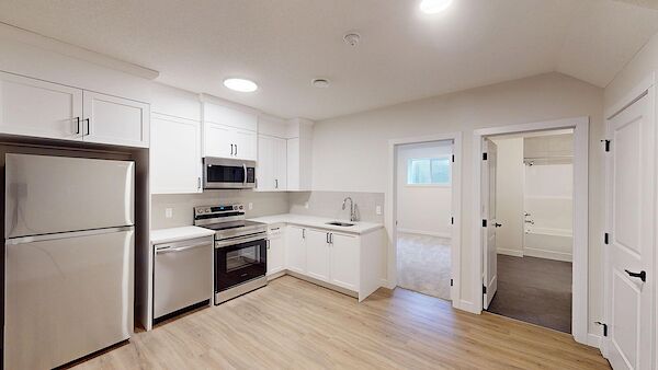 Calgary 2 bedrooms Basement for rent. Property photo: 688645-2