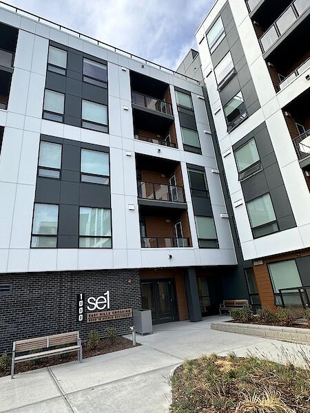 Calgary 1 bedroom Condo Unit for rent. Property photo: 688679-3