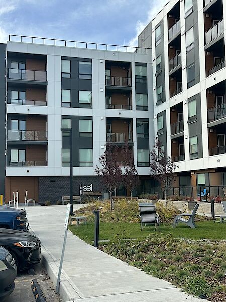 Calgary 1 bedroom Condo Unit for rent. Property photo: 688679-2