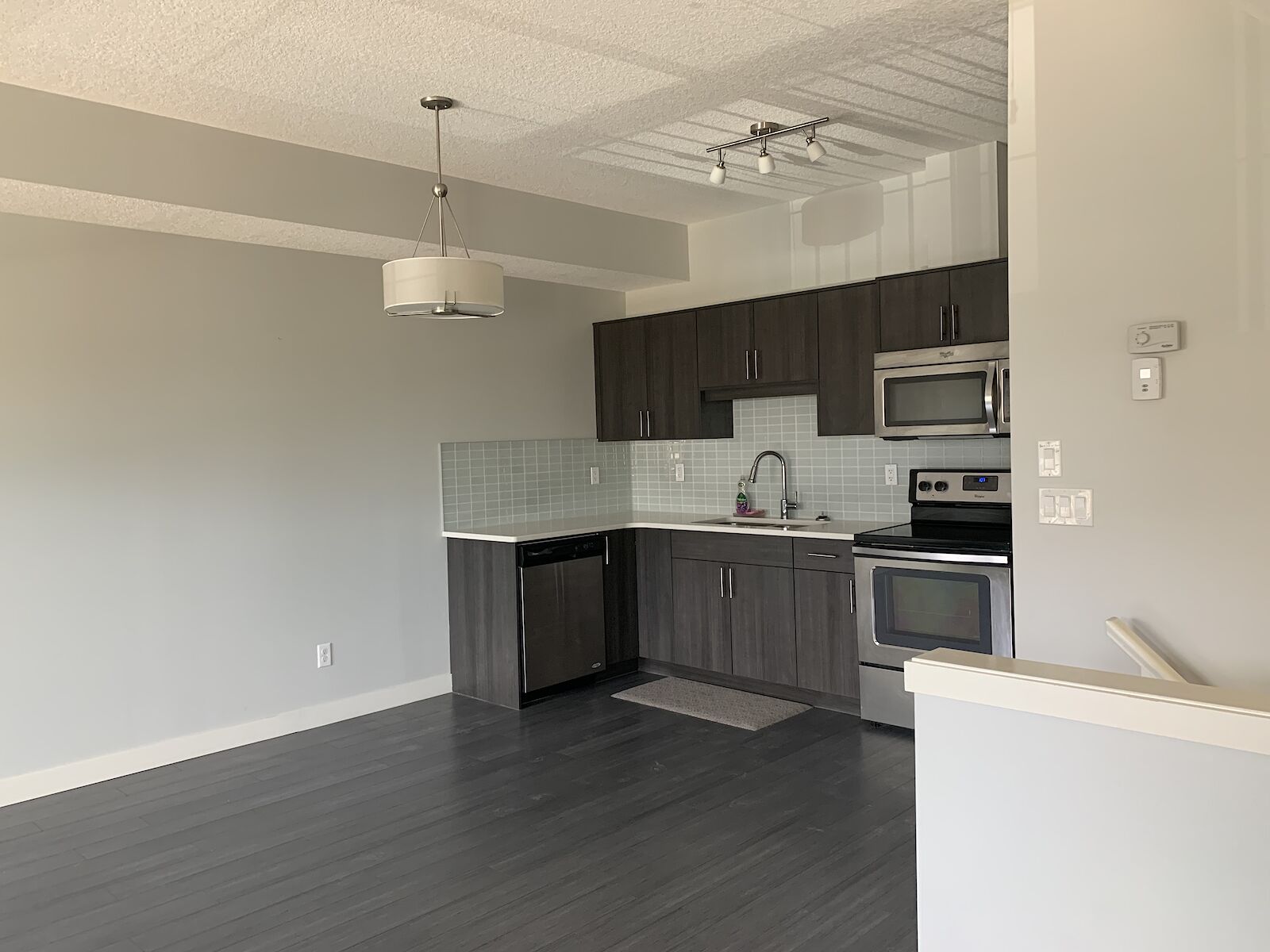 Calgary 2 bedrooms Townhouse for rent. Property photo: 688680-1