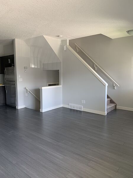 Calgary 2 bedrooms Townhouse for rent. Property photo: 688680-3