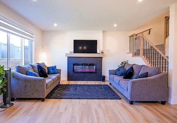 Leduc 4 + Den bedrooms House for rent. Property photo: 688691-2