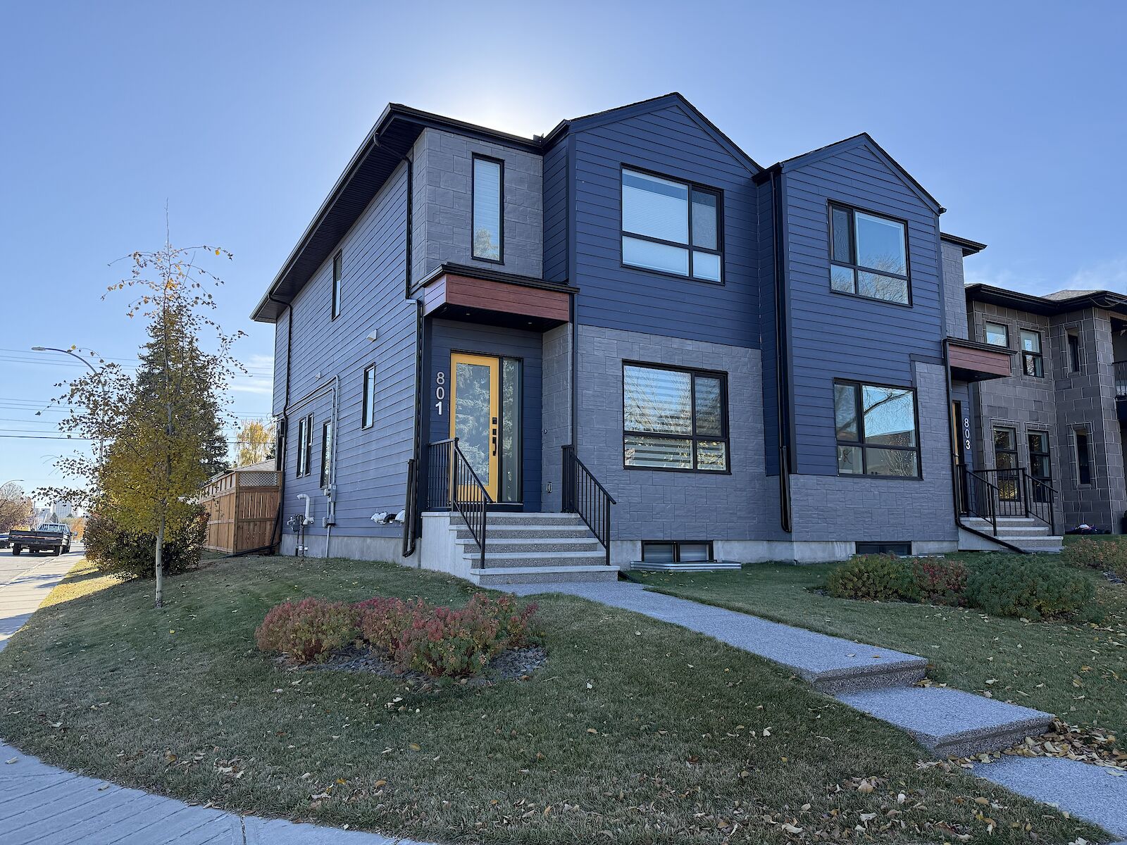 Calgary 4 bedrooms House for rent. Property photo: 688747-1