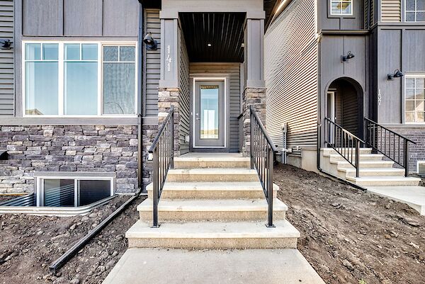 Calgary 3 + Den bedrooms Main Floor for rent. Property photo: 688778-3