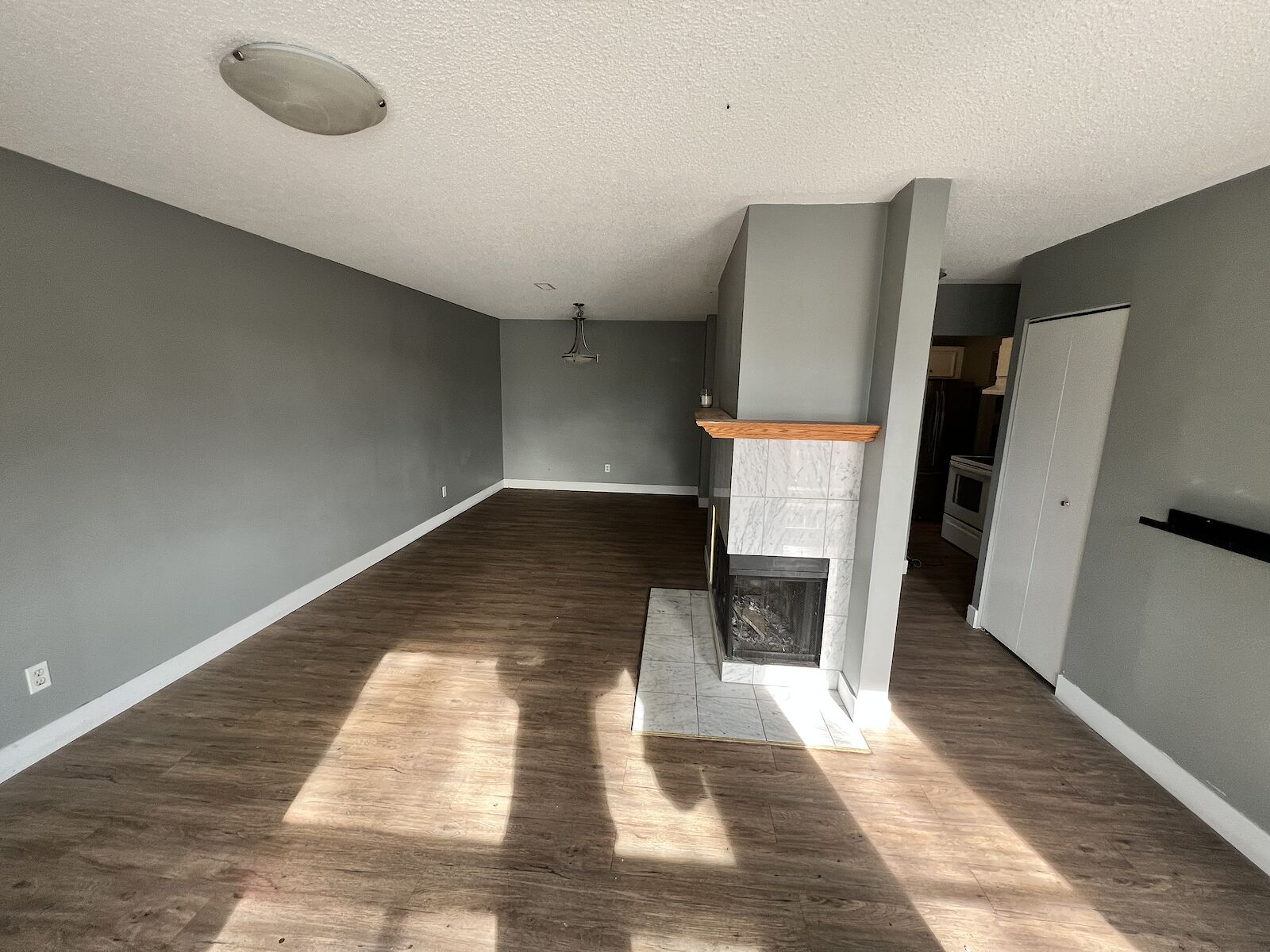 Edmonton 3 bedrooms Condo Unit for rent. Property photo: 688779-1