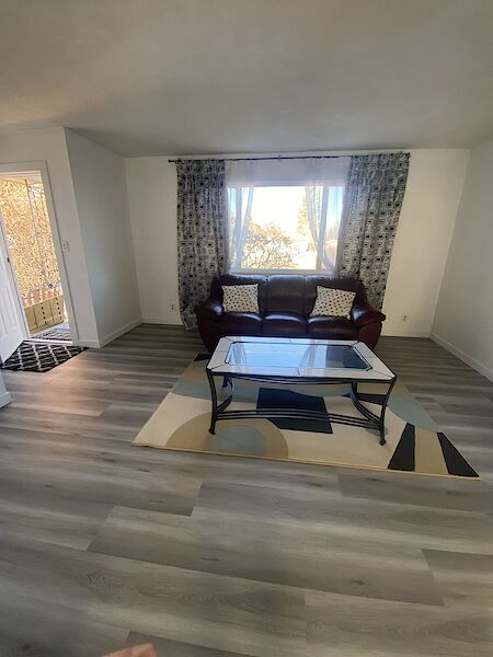 Calgary 2 bedrooms Duplex for rent. Property photo: 688780-2