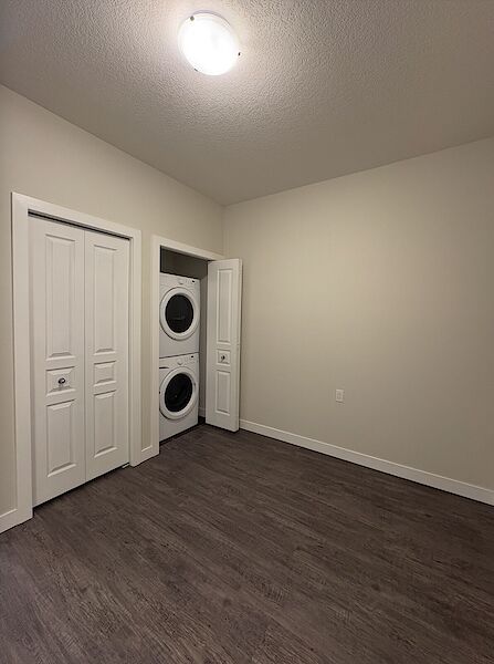 Calgary studio Condo Unit for rent. Property photo: 688882-3