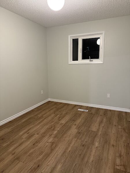 Edmonton 3 bedrooms Main Floor for rent. Property photo: 688944-2