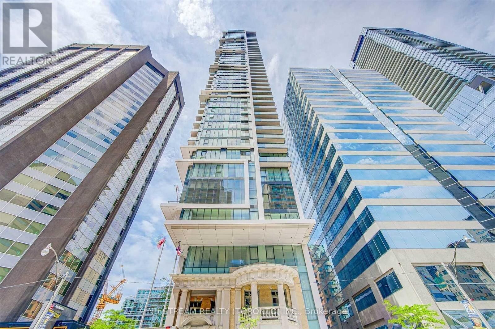 Toronto 2 bedrooms Apartment for rent. Property photo: 688971-1