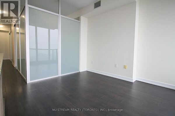 Toronto 2 bedrooms Apartment for rent. Property photo: 688971-3