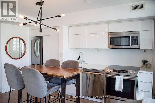 Toronto 1 bedroom Apartment for rent. Property photo: 688978-2