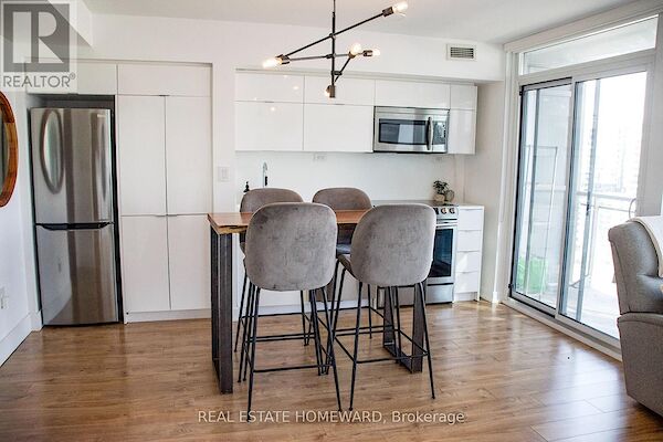 Toronto 1 bedroom Apartment for rent. Property photo: 688978-3