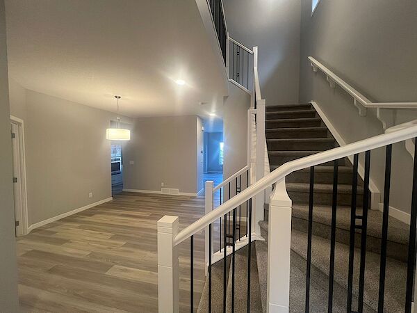 Calgary 4 + Den bedrooms House for rent. Property photo: 688992-2